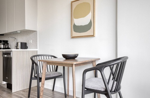 South Loop Apartment | Stylish South Loop Jr 1BR with Pool, Gym & Lounge Access