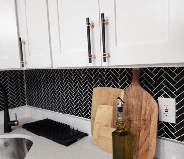 West Orange Apartment | Modern Apartment Close to Attractions, Pet-Friendly Stay