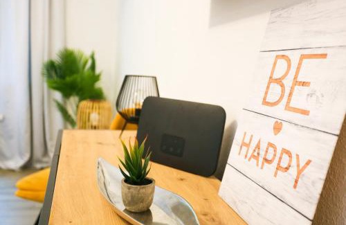 Mannheim Apartment | Stylish Studio Steps from HBF – Guest Rated 8.9/10