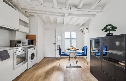 Les Halles Apartment | Stylish Studio in the Heart of Historic Paris