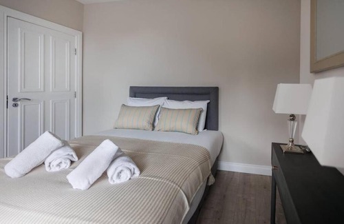 Belfast City Centre Apartment | Stylish Studio for Two in Belfast City Centre - Family Friendly