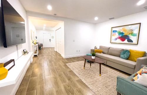 Port Tampa City House | Stylish South Tampa Retreat Near the Bay - Pet Friendly