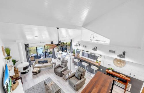 Horseshoe Bay House | Chic Townhouse on Lake LBJ with Wet Boat Slip