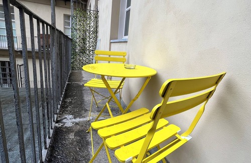 Turin Apartment | Elegant Turin House with Spa & Breakfast in Historic Center