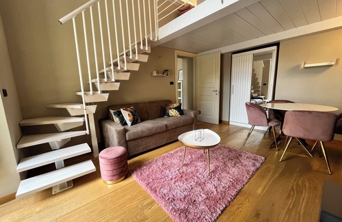 Turin Apartment | Elegant Turin House with Spa & Breakfast in Historic Center