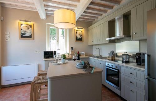 Pietraia House | Experience Comfort at Belvilla by OYO Villa Severina