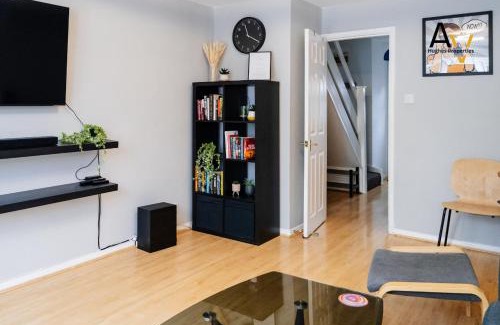 Northampton House | Family-Friendly Two Bedroom House in Northampton – Rated 9.4