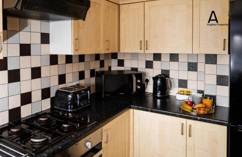 Northampton House | Family-Friendly Two Bedroom House in Northampton – Rated 9.4