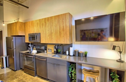 Midtown Hotel | Chic Ultramodern Loft with Patio & Pet-Friendly Amenities