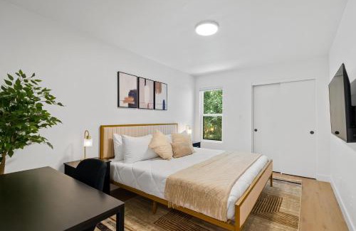 Camelback East House | Stylish Uptown Phoenix Home with Pool Table & Pet Friendly
