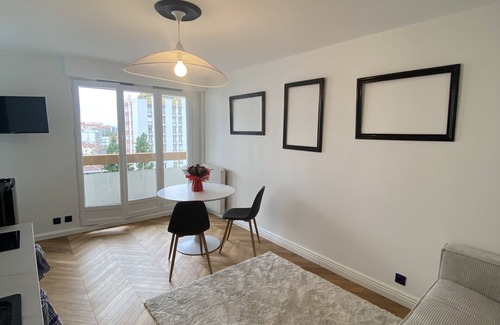 Blatin Apartment | Trendy Chic & View: Guest Rated 10/10, Child Friendly