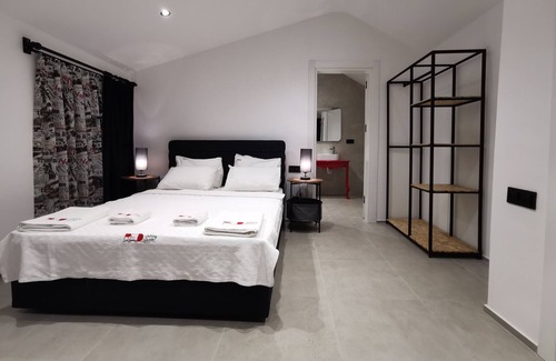 Kadriye Villa | Chic Villa for Rent Located in Belek Featuring a Large Pool - AWZ 287