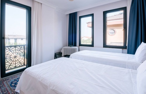 Sile Villa | Stylish Villa with Pool, Garden & Fireplace in Sile