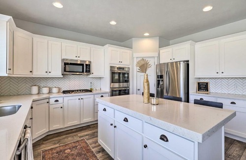 Vineyard House | Stylish Vineyard Retreat with Yard, 8 Mi from BYU