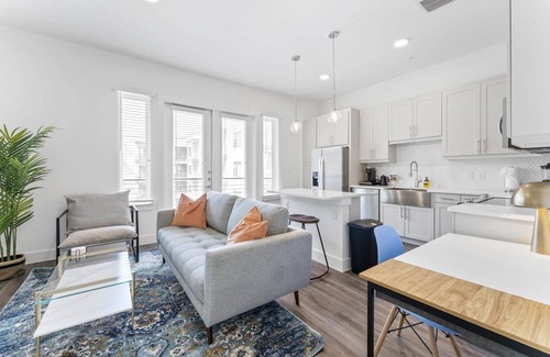 Highland Apartment | Bright 1BR Suite Steps from Dining and Breweries