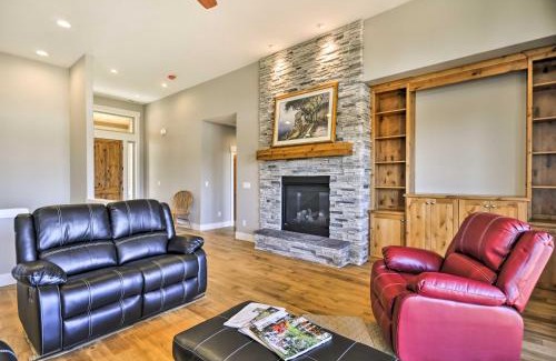 Gaston House | Stylish Willamette Valley Home with Deck & Spa Amenities