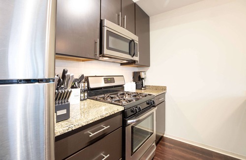 Evanston Condo | Discover Evanston's Urban Luxury with Pool and Ocean Views