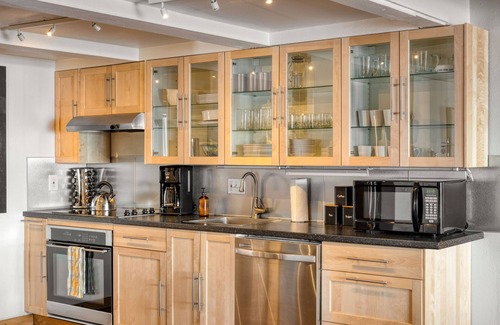 Tahoe Woods Apartment | Pet-Friendly Chickaree & Chickadee Cabins with Lake Views