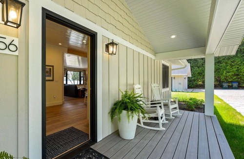 Baileys Harbor House | Unforgettable Chicory Lake House with Kayaks & Game Room