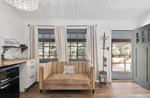 Allenspark Apartment | Explore Chief's Head Peak: Family & Pet-Friendly Retreat