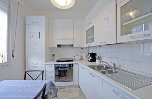 Chiesa Rossa Apartment | Inviting Chiesarossa Flat with Kitchen & Breakfast Included