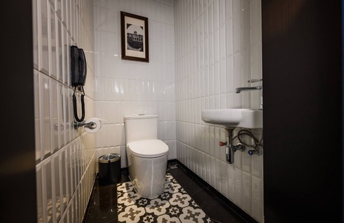 Guangning County Hotel | Unwind at Chikan Gu Zheng Mei Tang Hotel with Pool Access
