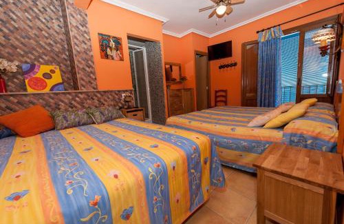Peniscola Old Town House | Chiki: Guest Rated 8.9 with On-Site Dining Experience