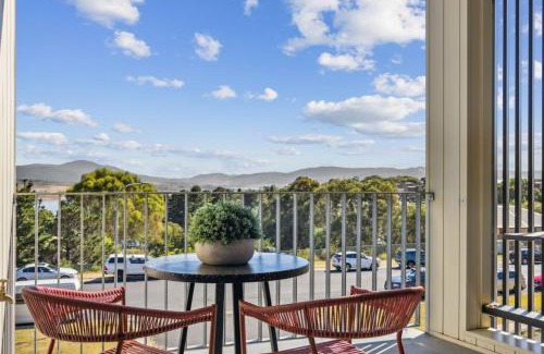 Jindabyne House | Child-Friendly Retreat at Chilam B - 4 Star, Rated 10/10