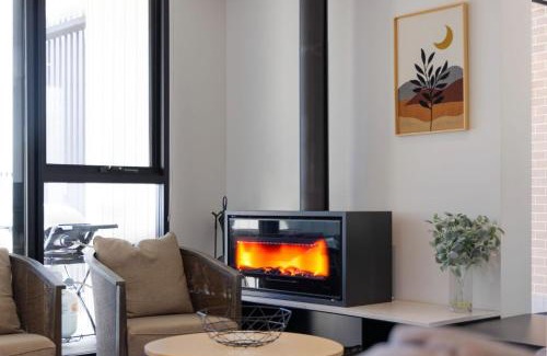 Jindabyne House | Child-Friendly Retreat at Chilam B - 4 Star, Rated 10/10