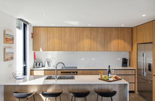Jindabyne House | Family-Friendly Retreat at Chilam C - 4-Star Experience!