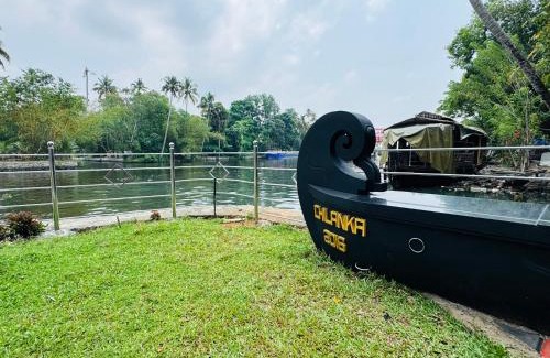 Alappuzha House | Budget-Friendly Chilanka Lake View Resort with Family Amenities