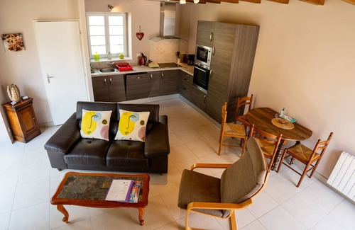 Saint-Seurin-de-Palenne Cottage | Family-Friendly Gîtes with Secure Pool & Beach Access