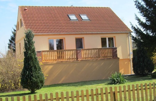 Gross Schwansee Apartment | Family-Friendly Apartment with Terrace, Close to the Beach