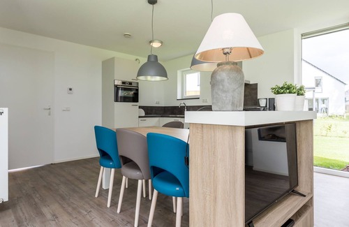 Roggel Villa | Family-Friendly Villa in Limburg with Pool & Breakfast