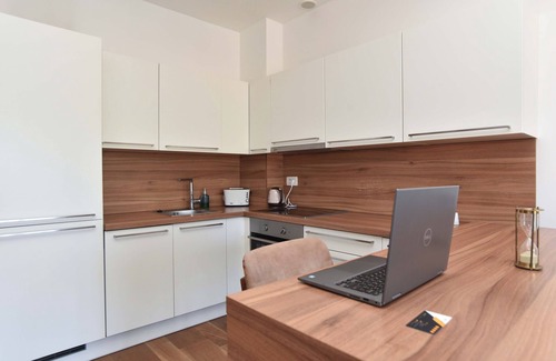 Podmaine Apartment | Relax at Chill and Go Aparthotel with Ocean Views