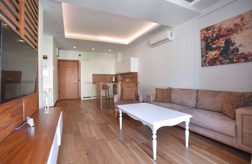Podmaine Apartment | Relax at Chill and Go Aparthotel with Ocean Views