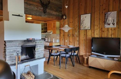 Rukatunturi House | Pet-Friendly Chill Cave: Family-Approved Logwood Cottage