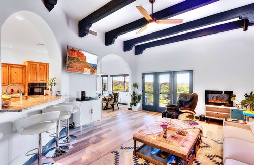 Cornville House | Relax at Chill on the Hill: Pool, Hot Tub & Scenic Views