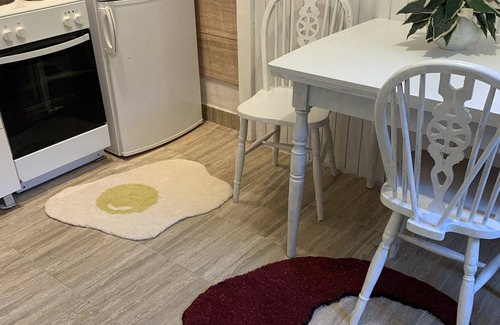 Zemun Apartment | Relax at Chill Out House in Heart of Zemun with Spa Access