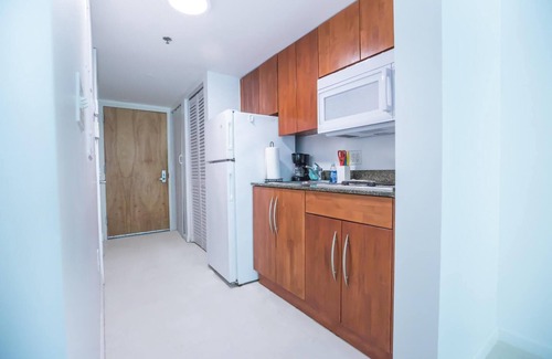Brickell Condo | Chill Studio Getaway | Luxury Brickell High Rise