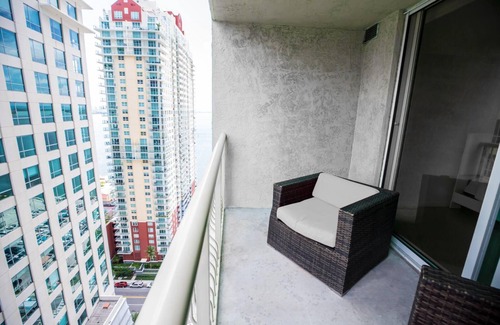 Brickell Condo | Chill Studio Getaway | Luxury Brickell High Rise