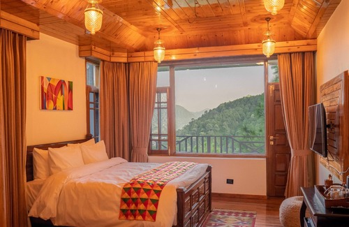 Kumarhatti Resort | Relaxing Chillaru Resort: Guest Rated 10/10 with Pool & Spa