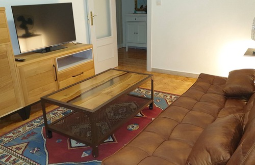 Haro Apartment | Guest Rated 10/10: Chilliot, La Rioja with Spa & Kitchen