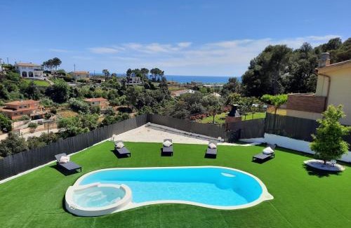 Santa Susanna Villa | Chillout House: Modern Villa with Ocean View for 8 Guests