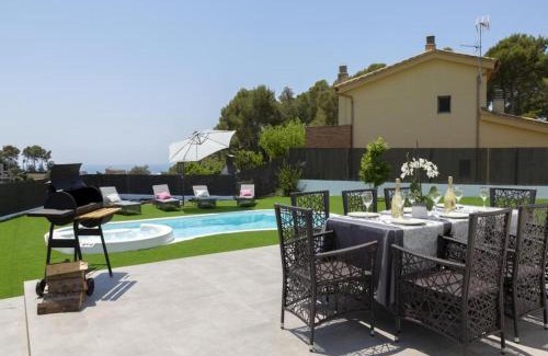 Santa Susanna Villa | Chillout House: Modern Villa with Ocean View for 8 Guests