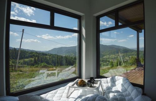 Slavske House | Relax at Chilloutzone: Hot Tub & Cinema Awaits You