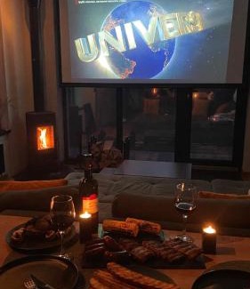 Slavske House | Relax at Chilloutzone: Hot Tub & Cinema Awaits You