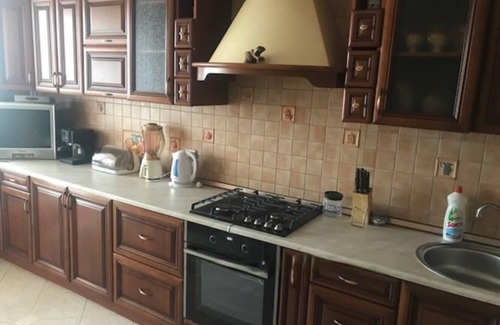 Qaarsut Apartment | Cozy Retreat: Family-Friendly Stay with Kitchen Amenities