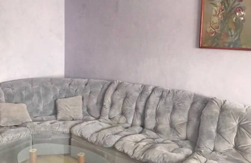 Qaarsut Apartment | Cozy Retreat: Family-Friendly Stay with Kitchen Amenities