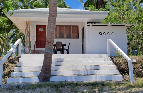 Aborlan Apartment | Beachfront Bliss at Chilly Beach Resort Palawan - 9/10 Rating